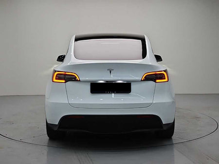 Tesla Model Y — photo 03