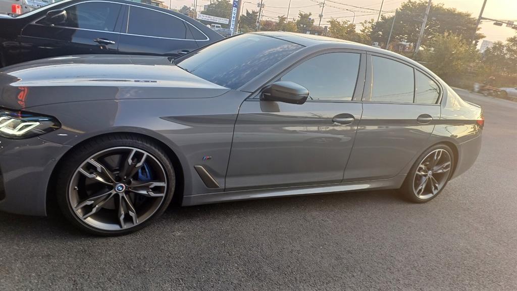 BMW 5-Series — photo 06