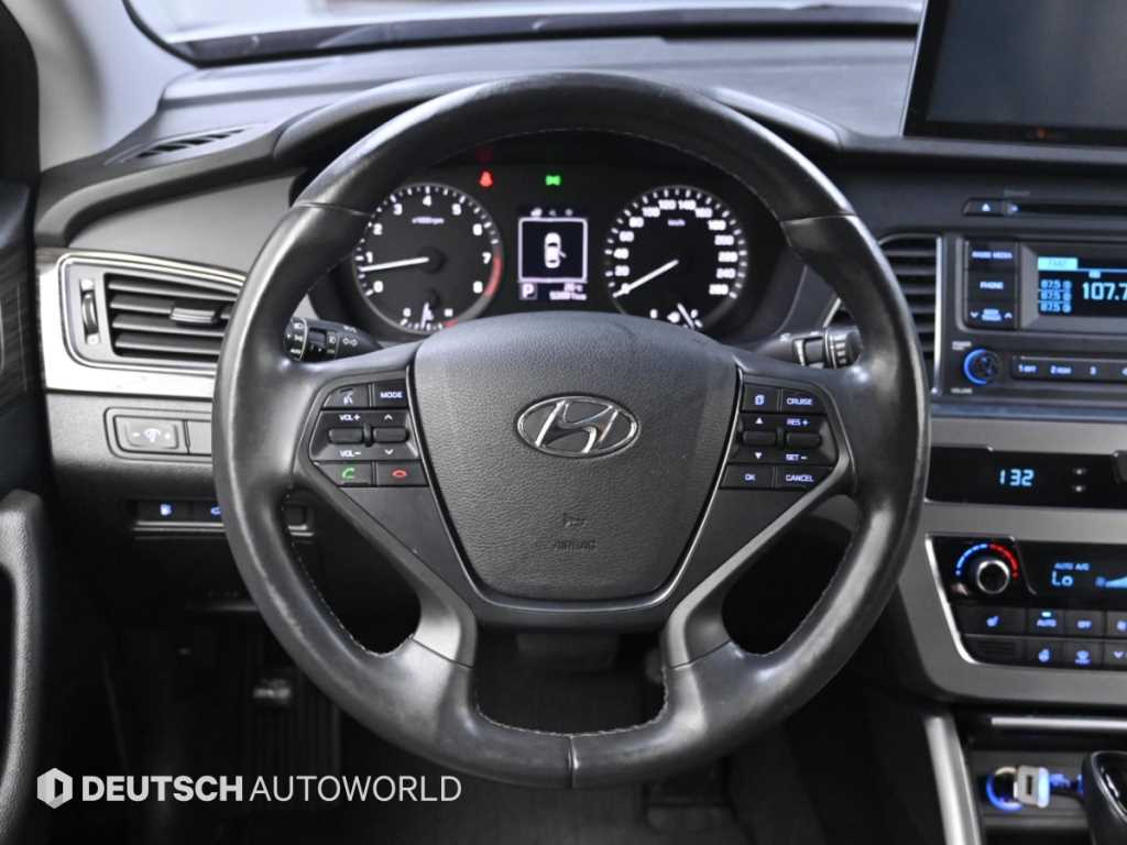 Hyundai Sonata — photo 13