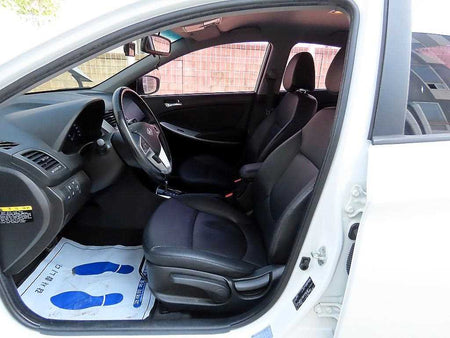 Hyundai Accent — photo 05