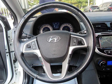 Hyundai Accent — photo 08