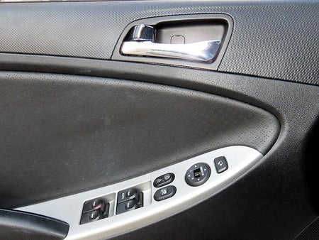 Hyundai Accent — photo 11