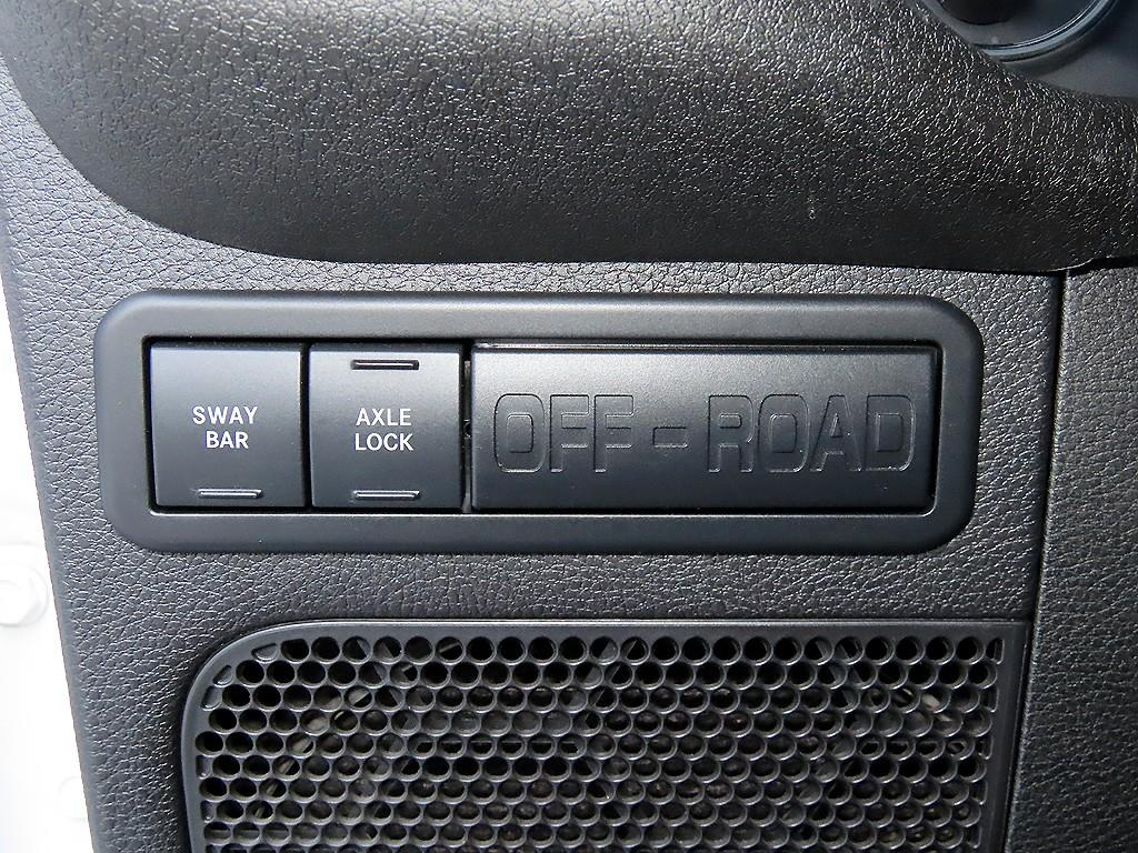 Jeep Wrangler — photo 12