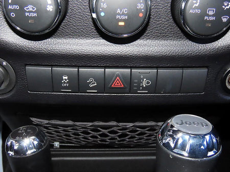 Jeep Wrangler — photo 13