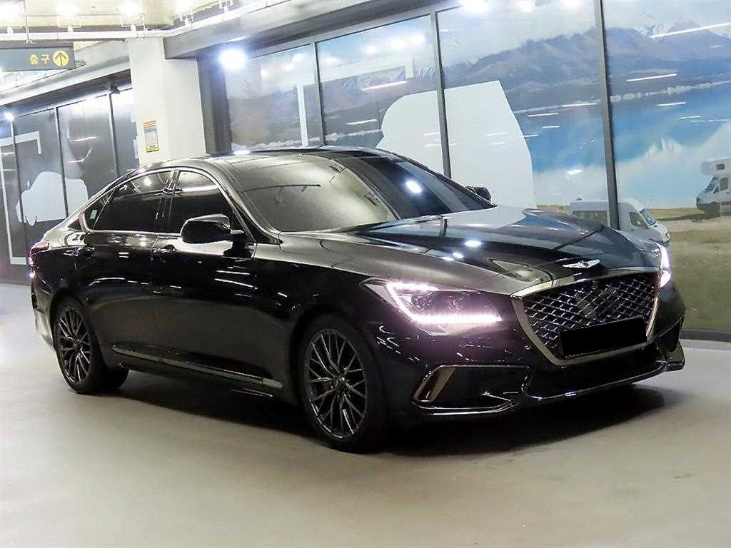 Genesis G80 — photo 01