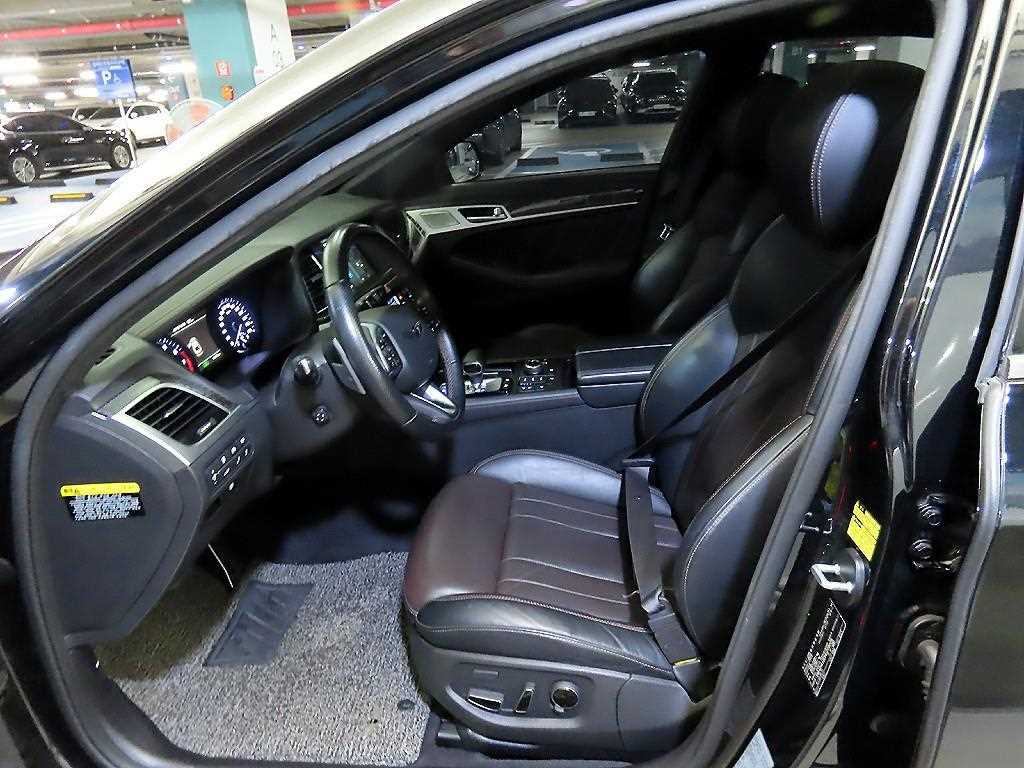 Genesis G80 — photo 06