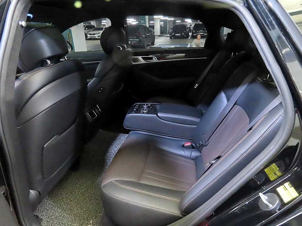 Genesis G80 — photo 07