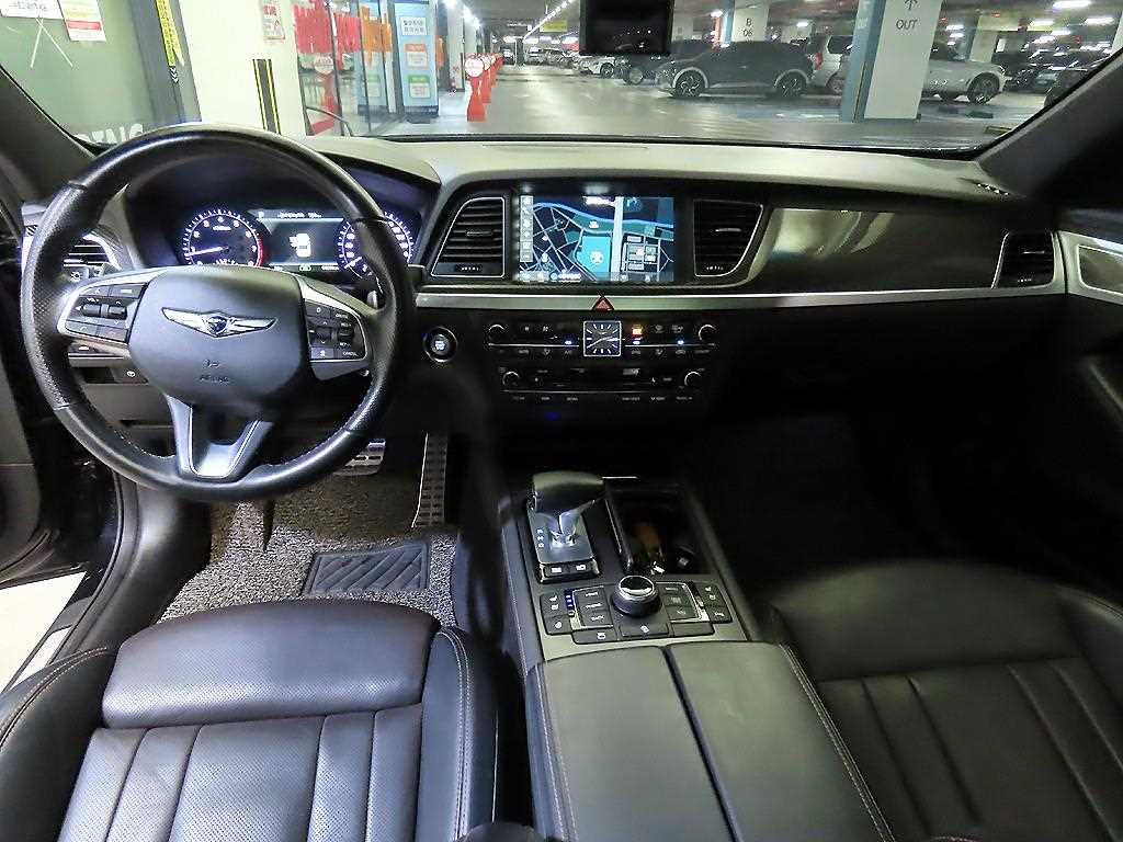 Genesis G80 — photo 10