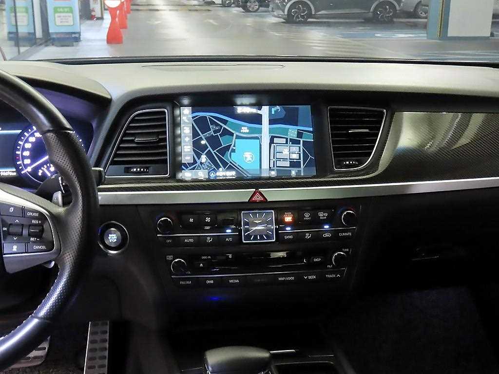 Genesis G80 — photo 11