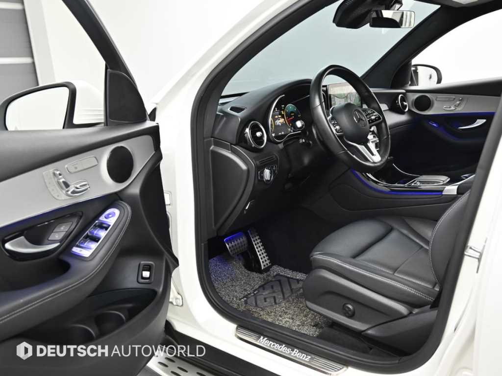 Mercedes-Benz GLC-Class — photo 11