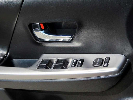 Toyota Prius — photo 11