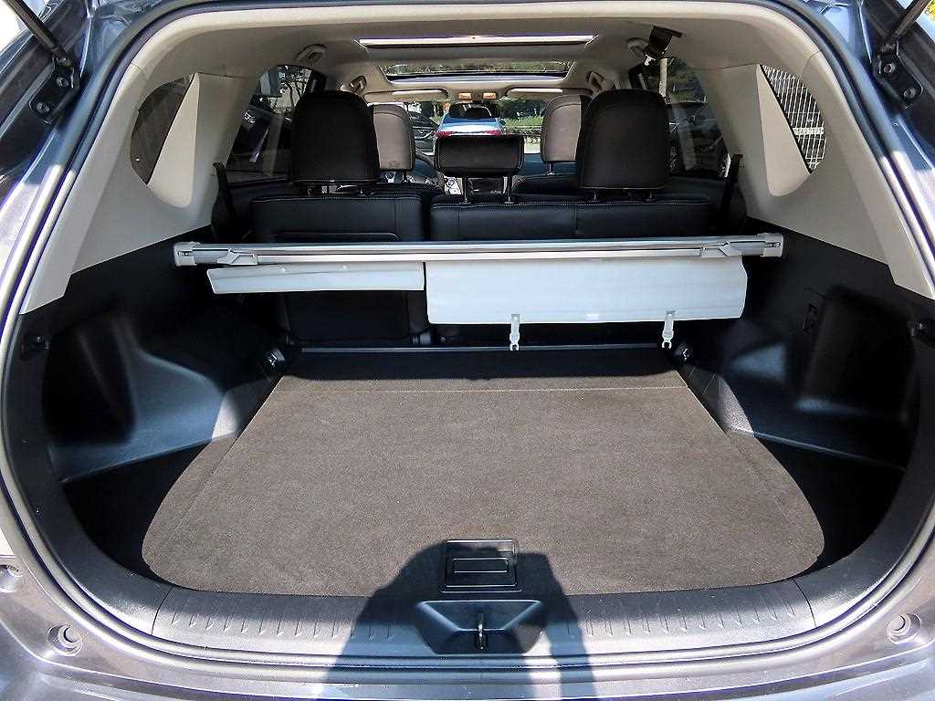 Toyota Prius — photo 17