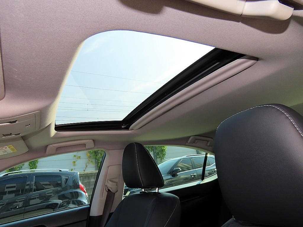 Lexus ES — photo 18