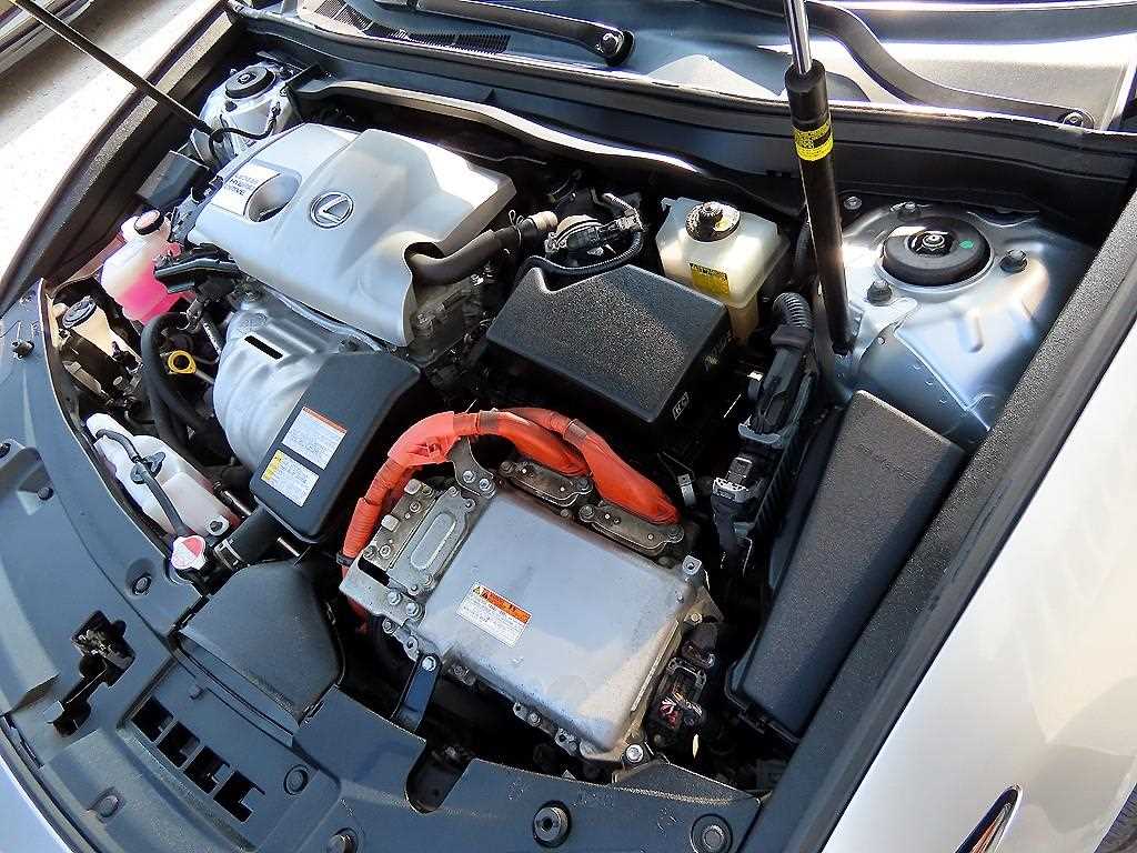 Lexus ES — photo 19