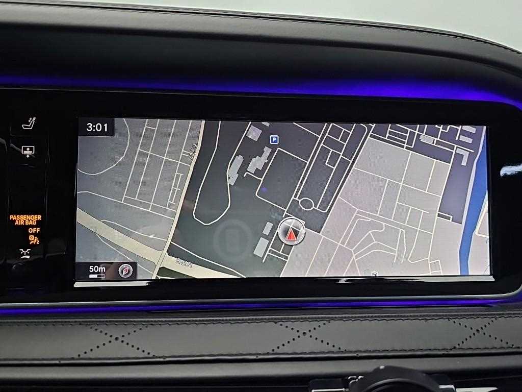 Mercedes-Benz S-Class — photo 16