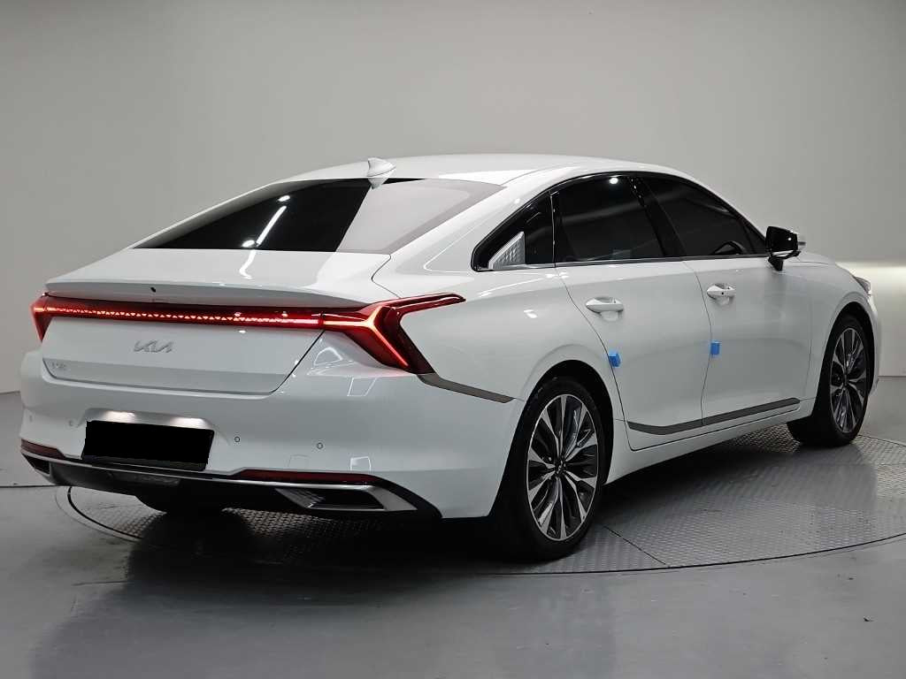 Kia K8 — photo 04