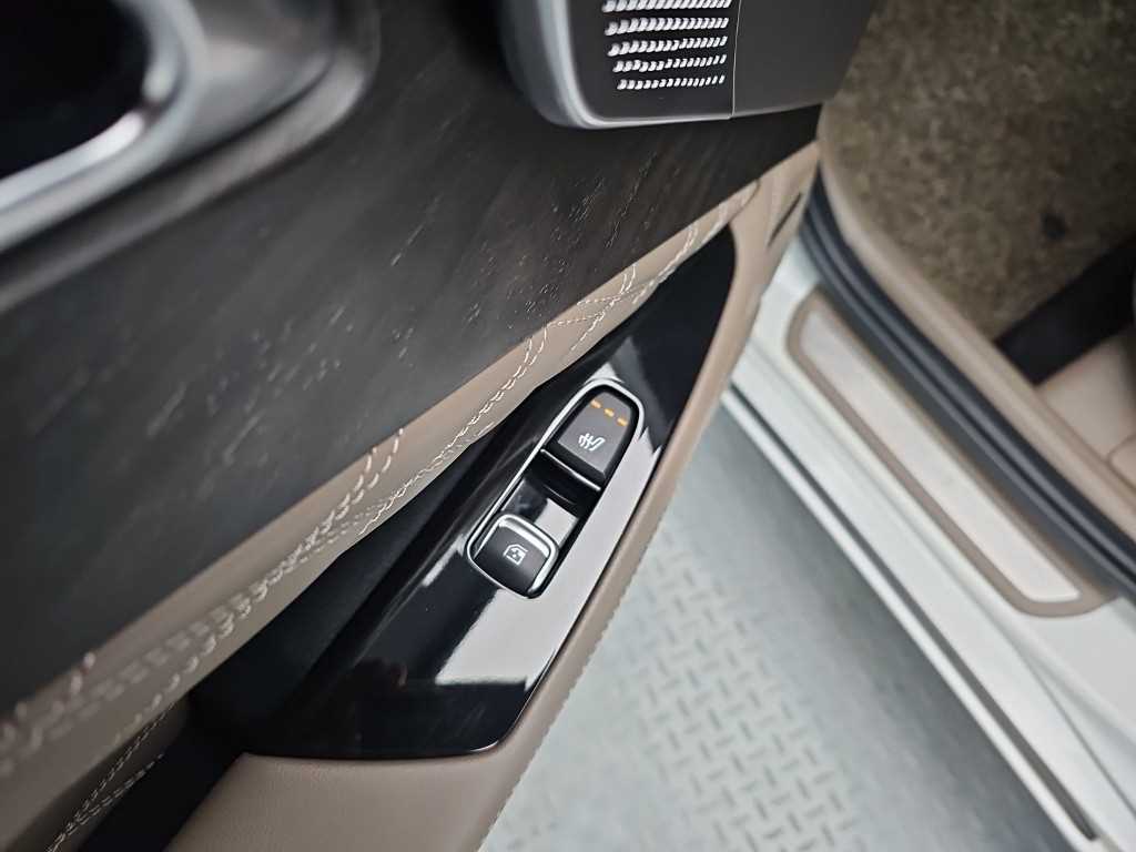 Kia K8 — photo 13