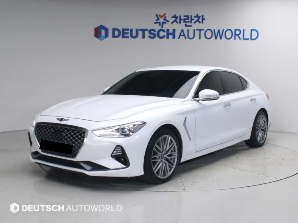 Genesis G70 — photo 01