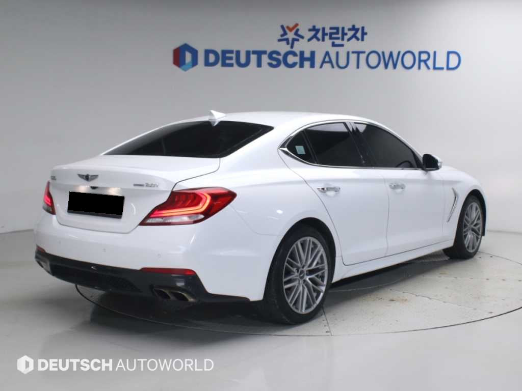 Genesis G70 — photo 02