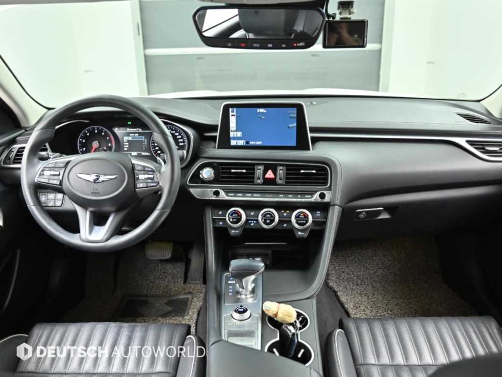 Genesis G70 — photo 07