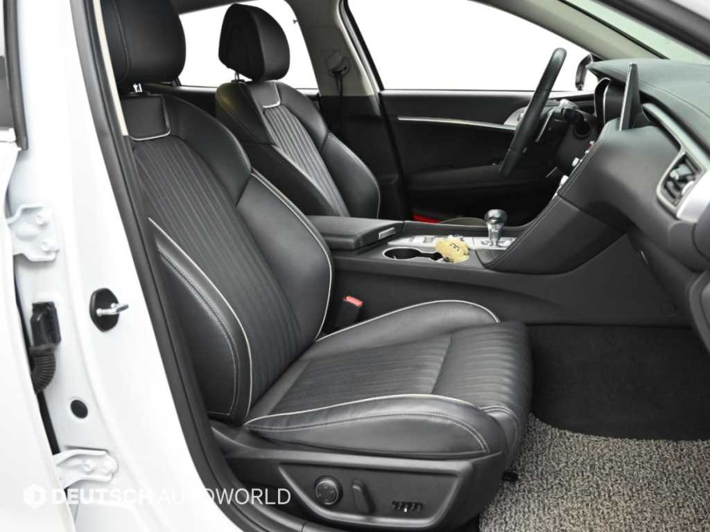Genesis G70 — photo 10