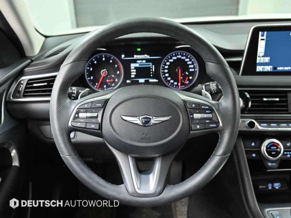Genesis G70 — photo 13