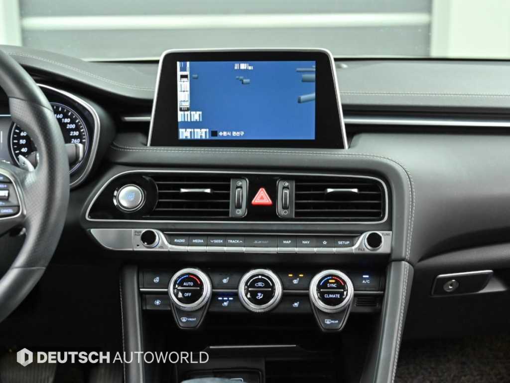 Genesis G70 — photo 14