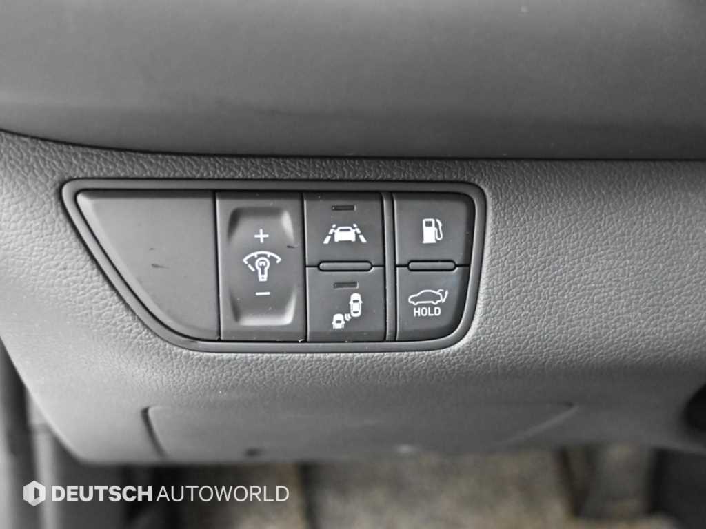 Genesis G70 — photo 17