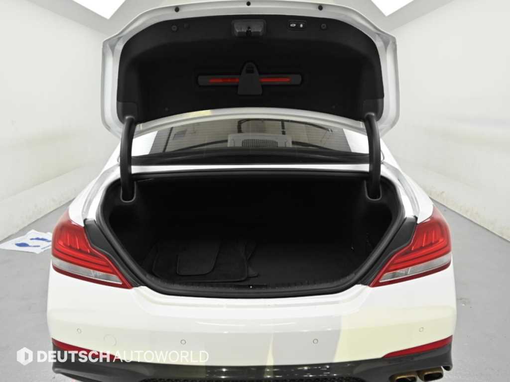 Genesis G70 — photo 19