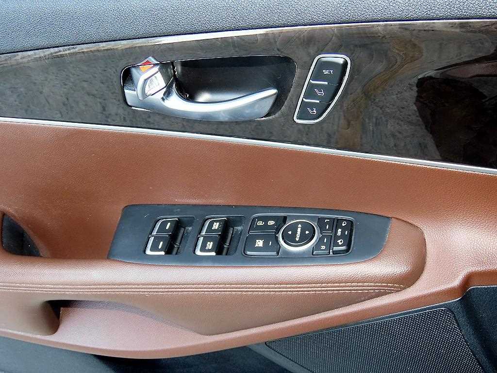Kia Sorento — photo 11