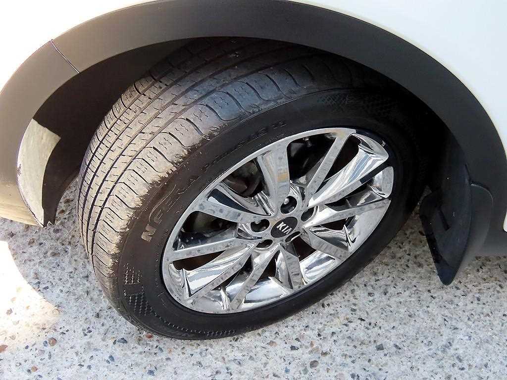 Kia Sorento — photo 20