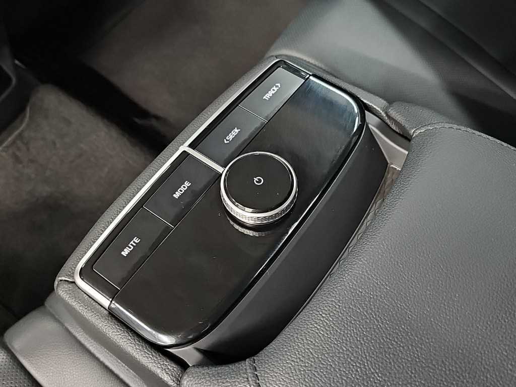 Kia K8 — photo 14