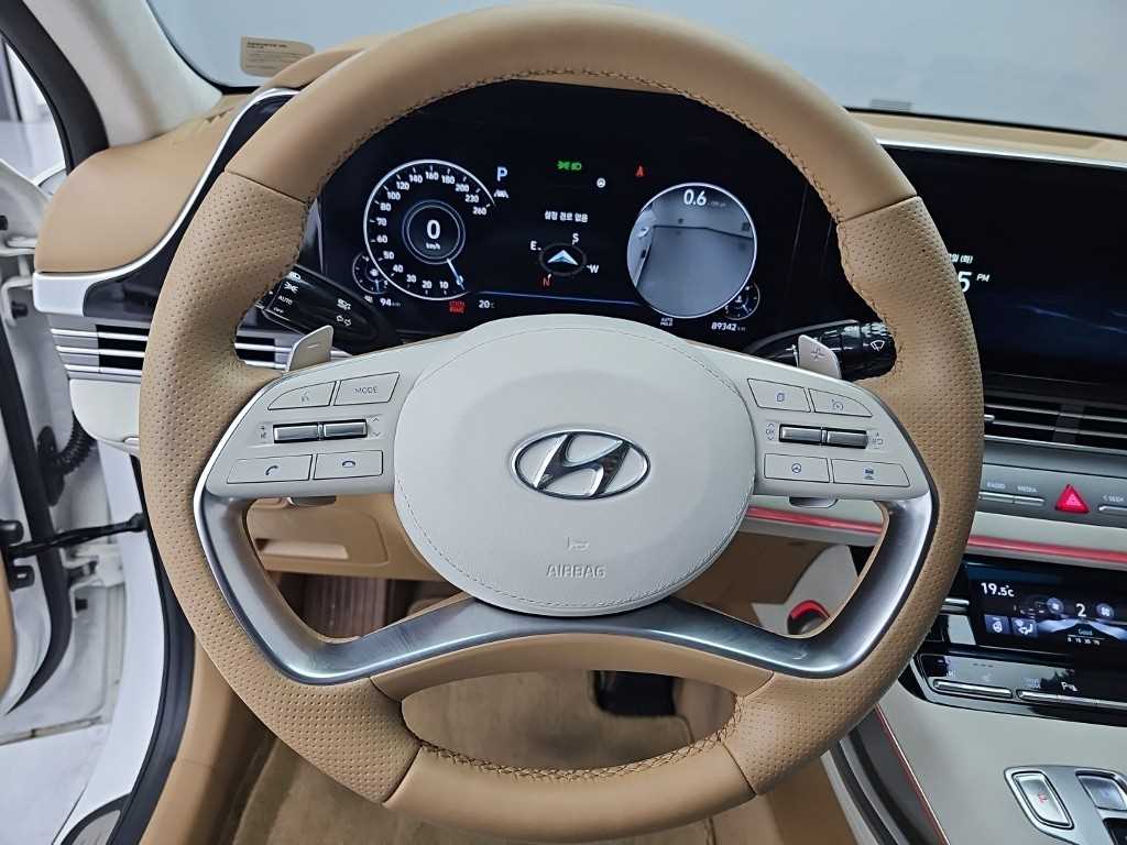 Hyundai Grandeur — photo 09