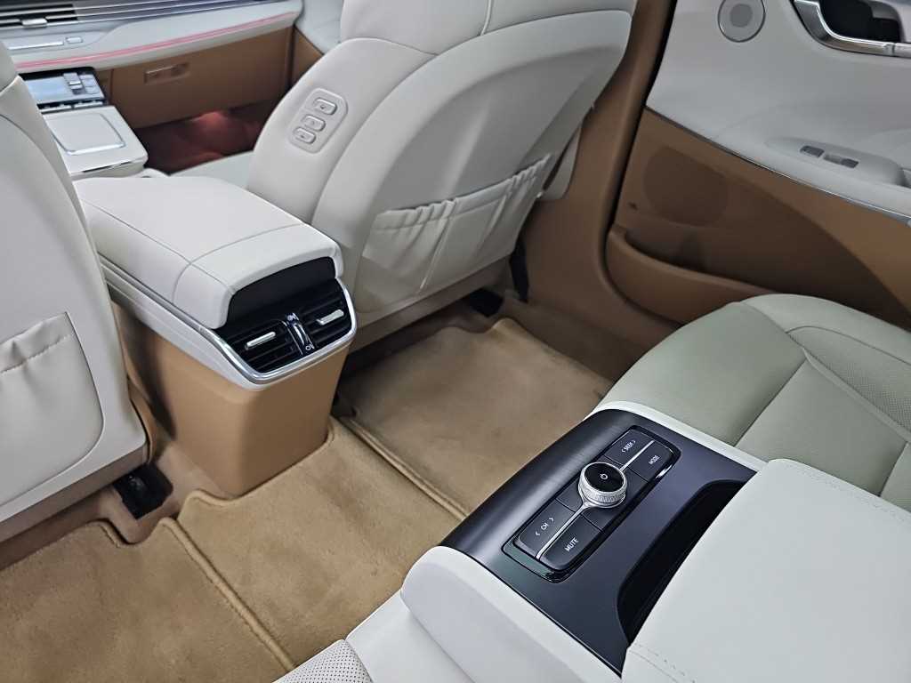 Hyundai Grandeur — photo 13