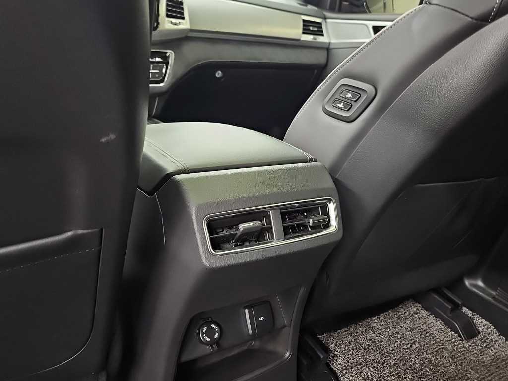 KGM Rexton — photo 13