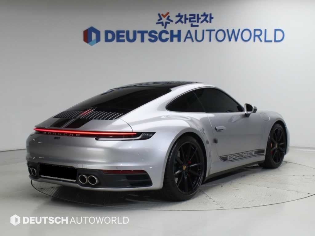 Porsche 911 — photo 02