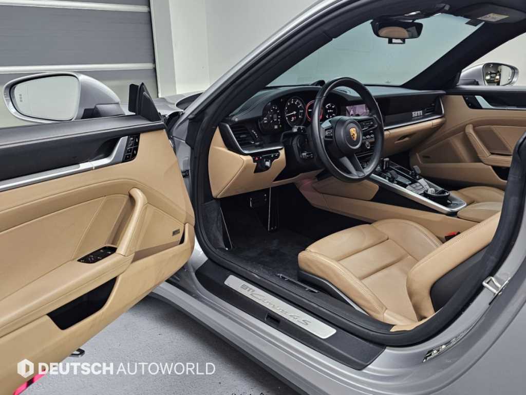 Porsche 911 — photo 11