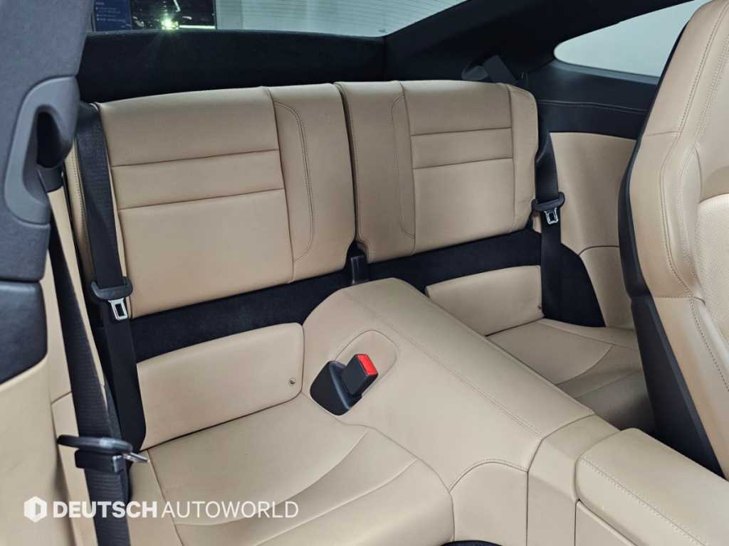 Porsche 911 — photo 12