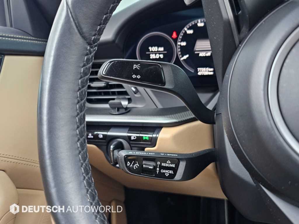 Porsche 911 — photo 16