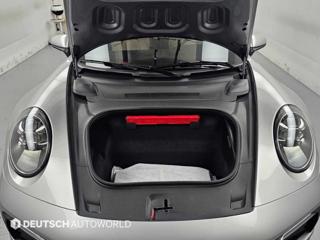 Porsche 911 — photo 19