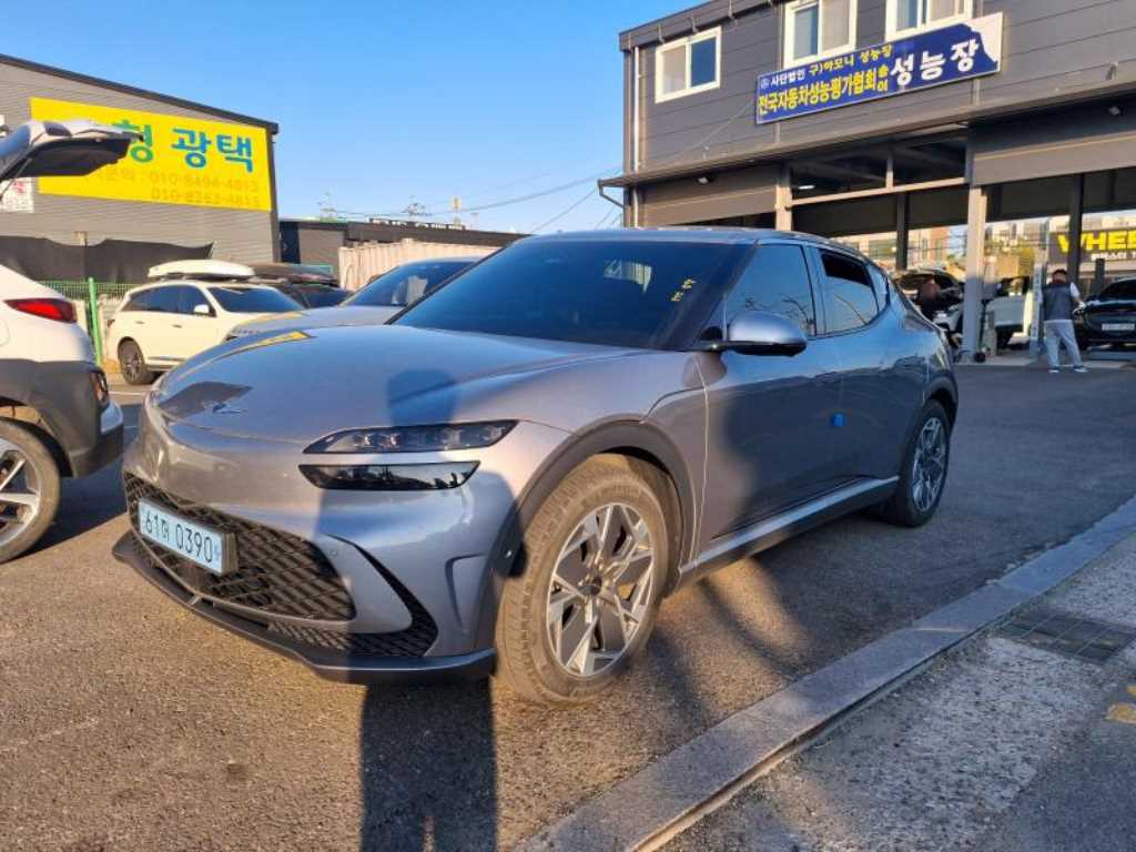 Genesis GV60 — photo 02