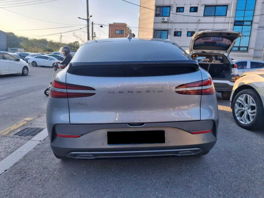 Genesis GV60 — photo 03