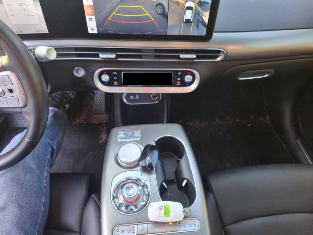 Genesis GV60 — photo 12