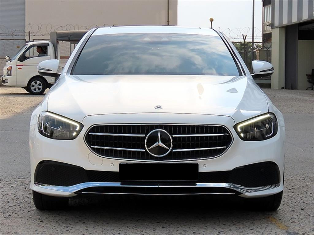 Mercedes-Benz E-Class — photo 01