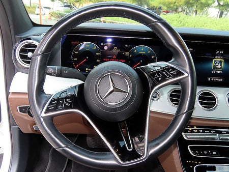 Mercedes-Benz E-Class — photo 08