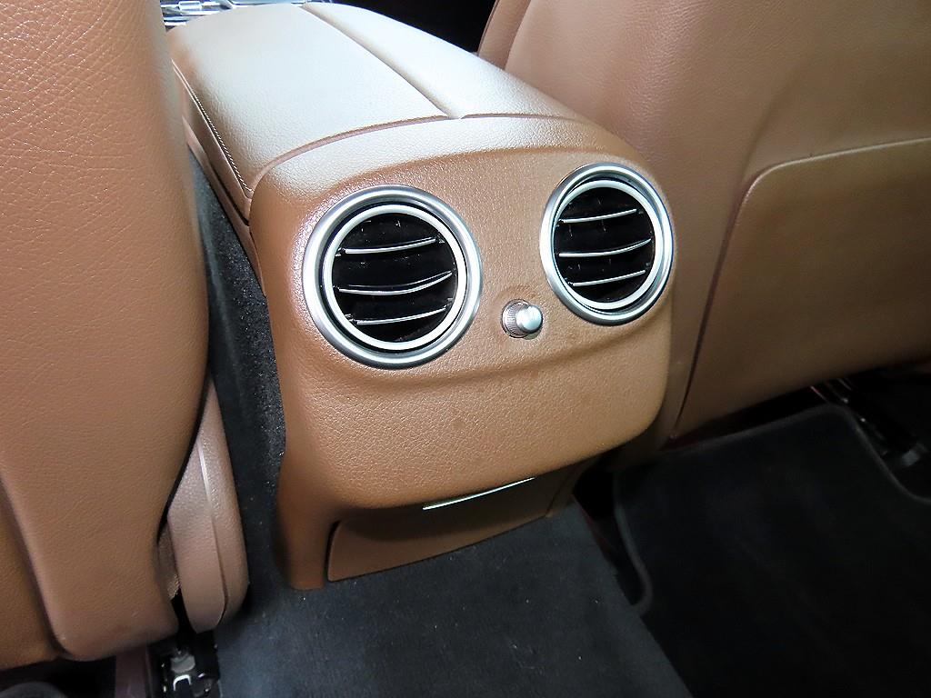 Mercedes-Benz E-Class — photo 15