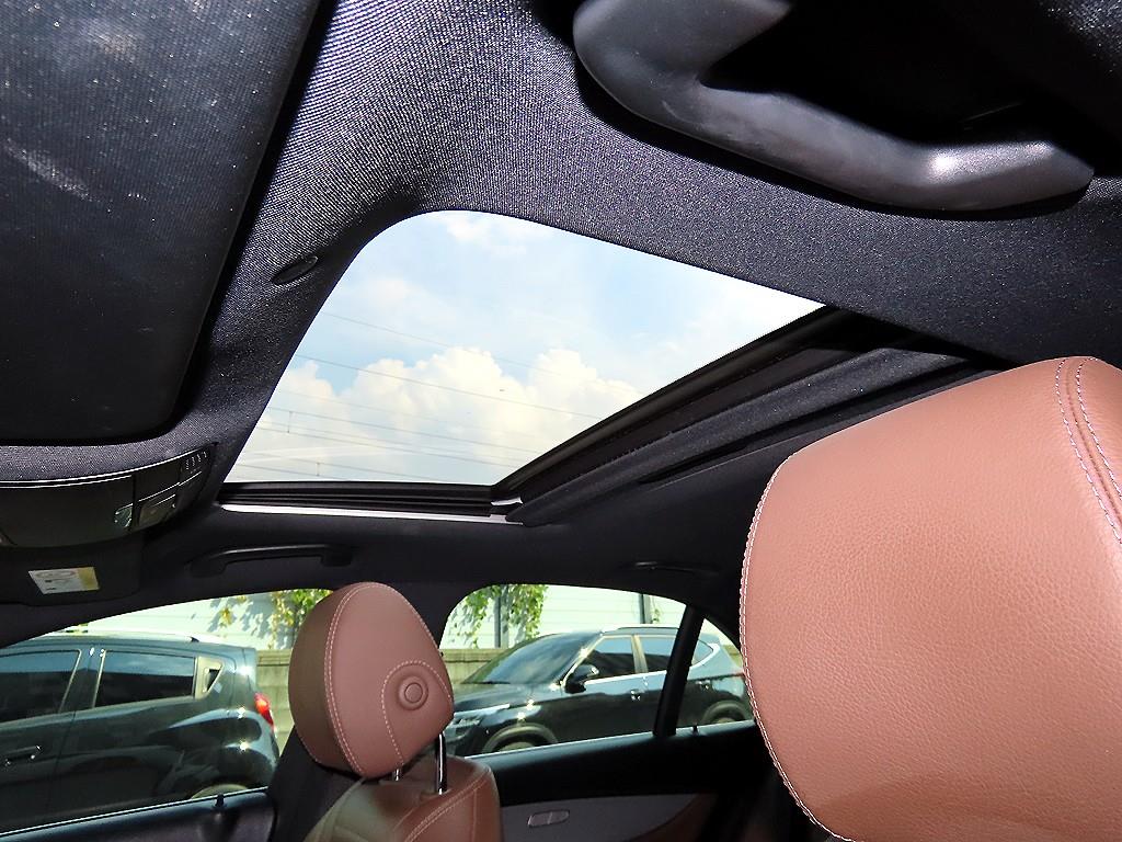 Mercedes-Benz E-Class — photo 17