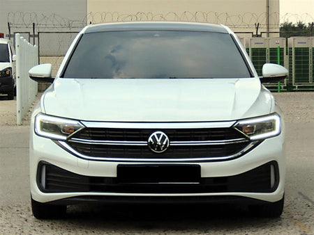 Volkswagen Jetta — photo 01