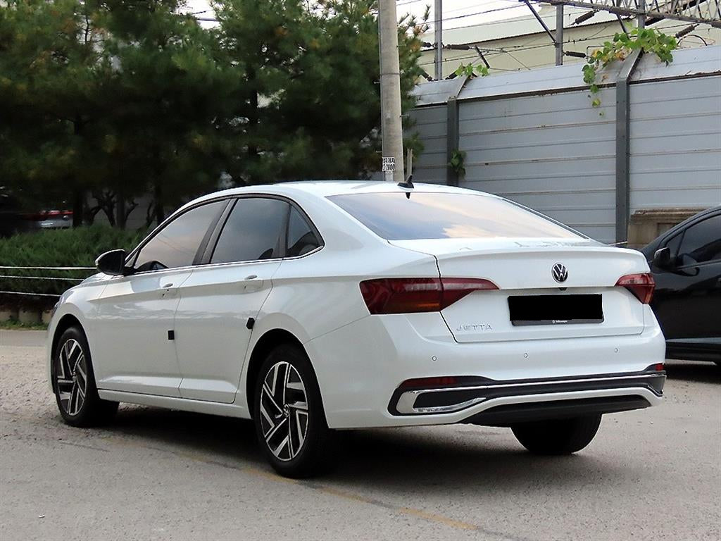 Volkswagen Jetta — photo 03
