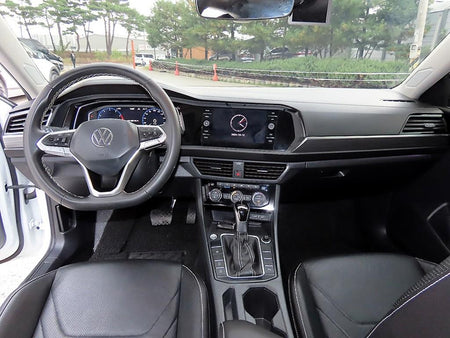 Volkswagen Jetta — photo 07